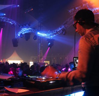Top Event DJ René Pera am Mischpult bei der Aftershowparty des WM-Kampfes von Wladimir Klitschko in der König Pilsener Arena/Oberhausen.